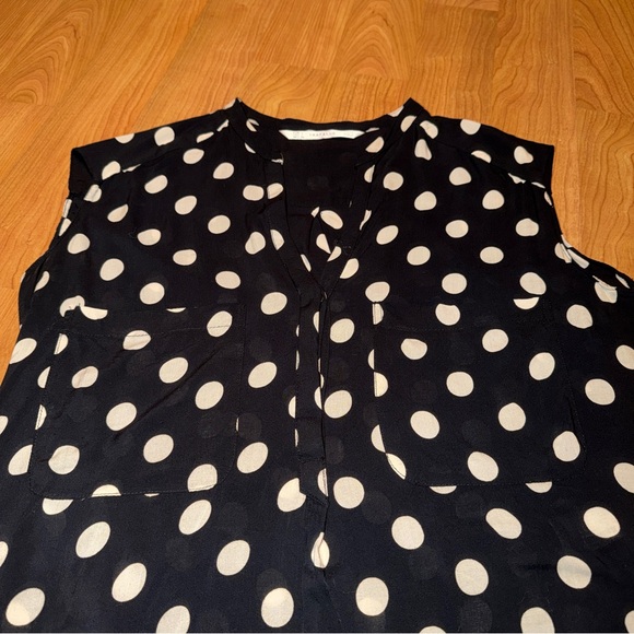 Zara Trafaluc Women’s Black & White Polka Dot Sleeveless Blouse Top size Large - Picture 2 of 9